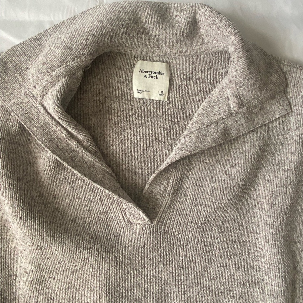 Abercrombie and fitch space gray sweater